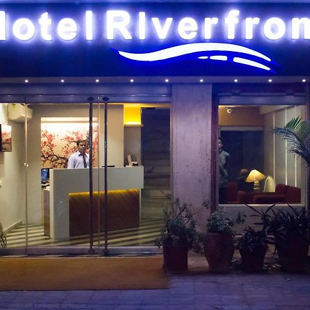 Hotel Riverfront Ahmedabad Exterior foto