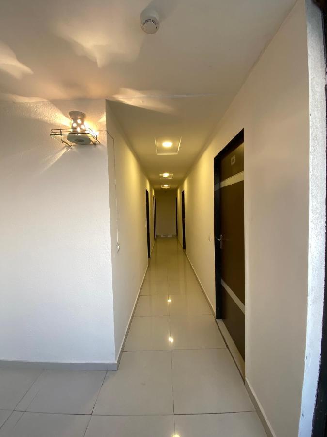 Hotel Riverfront Ahmedabad Exterior foto